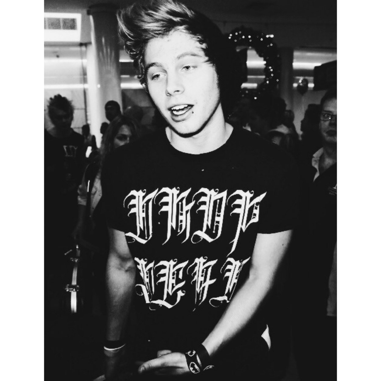 luke hemmings is better than mcdonalds free wifi