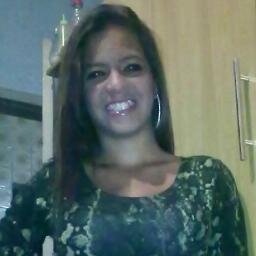 Me abraça,Me beija,Me ama,Me valoriza .