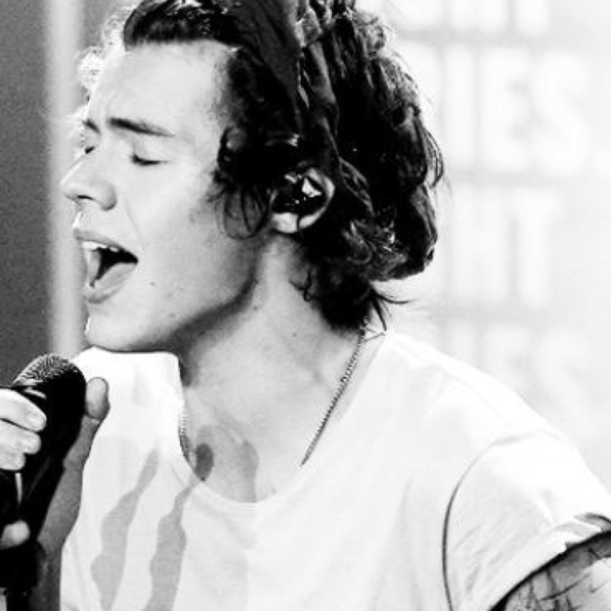FREE FOLLOW - go follow @HarryGotStyles - thankyou xo