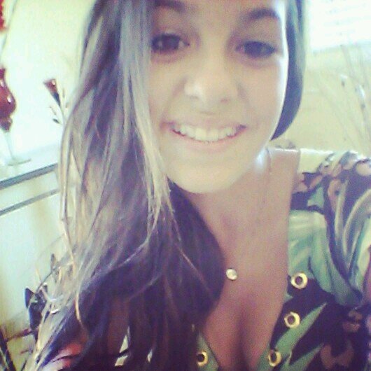 A vida é muito curta, então quebre regras, perdoe rapidamente, beije lentamente, ame de verdade e ria descontroladamente