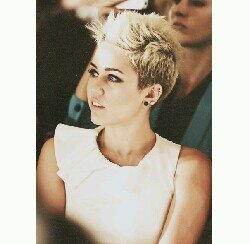 Miley || single || Lily è la mia sclermaica jcjdhhdjs ||