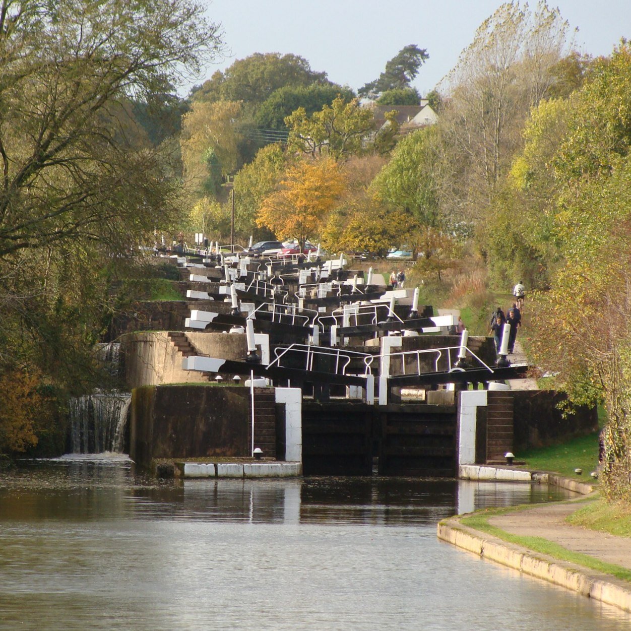 A guide to the must-see places that have shaped the history & beauty of the historic county of Warwickshire, England. News and events will also be featured.