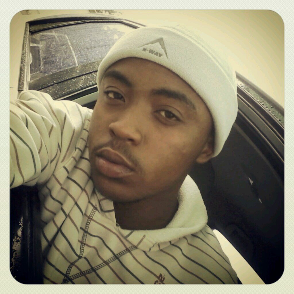 Ambitious young hip hop artist.
Love music (hip hop, jazz, deep
house, gospel and Classical
music)