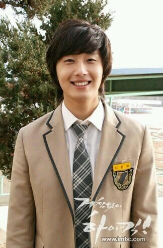 Highkick_YH's profile picture. 잘빠진 근육질 몸매에 주먹질 잘하고 모토싸이클 매니아 이종격투기 선수가 되는것이 꿈[거침없이하이킥]18세이윤호(정일우 분)맞팔은봇,패계분들만 원조(O),중복(X)[패러디계정관리자]13.12.30~/