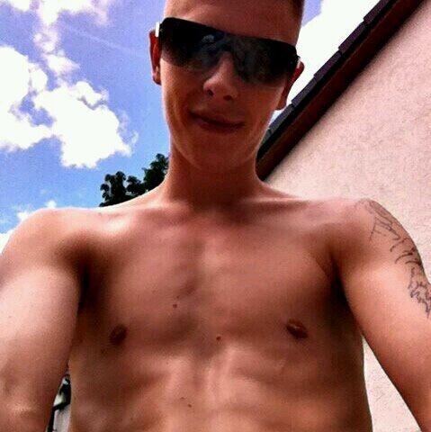 andreno21's profile picture. Skype me Psychoone771