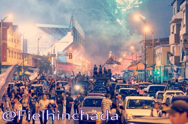 La Fiel Hinchada de Emelec, la que siempre alienta!!! 
#fielhinchada, CSE Por ti yo daría la vida x 90 minutos pero de corazón!!! 21/12/2014