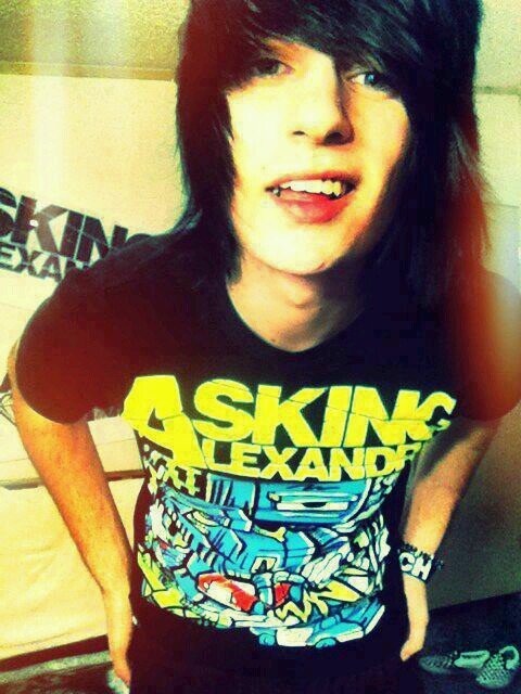 saviourisme's profile picture. im singel i hope i can help ppl and singel