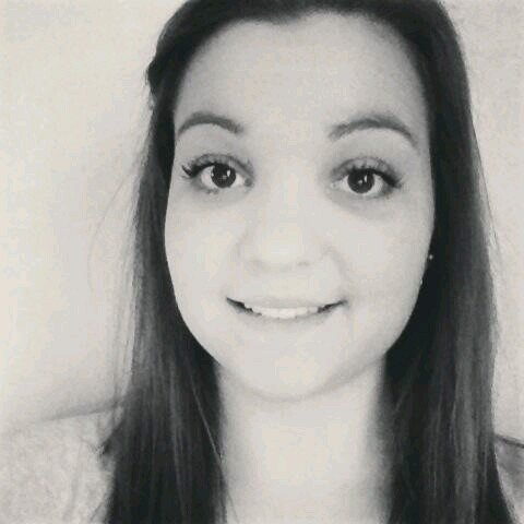 20 ans. Etudiante infirmière. Natation ♡