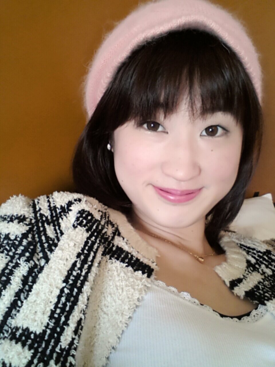 ineedsunshineno's profile picture. Keep Calm and Carry On