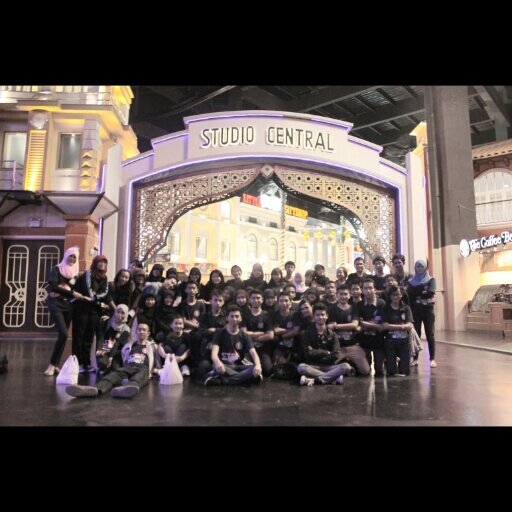 Forum Komunikasi Siswa SMA/SMK/MA Swasta/Negeri Se-Kota Bandung. We are the best, yes! @fokus_11's successor, and be continued by @FOKUS_13 ~ FOKUUUS... JUARA!!