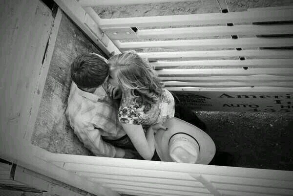 Country strong,loves hunting/fishing ......dateing Noah Phillips 3