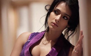 Model ,lover , cricket enthusiast.. i usually work for ten sports..married to sir roger binny... i like to be sexy....  #hotandsexy