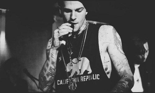 im just a girl who's in love with the nbhd. check out my Jesse Rutherford fan fic below.