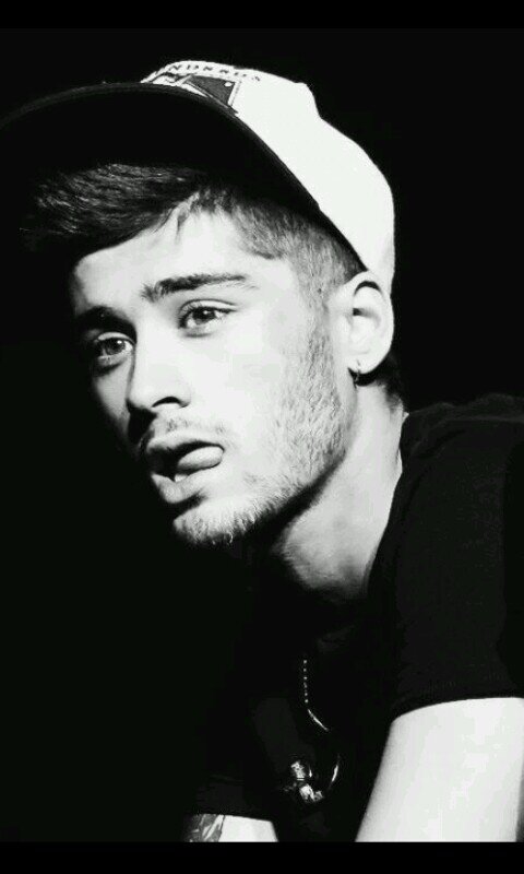 Hey Im Zayn! This is my private account to talk to my fans!:) So follow and I will follow back!!:)
