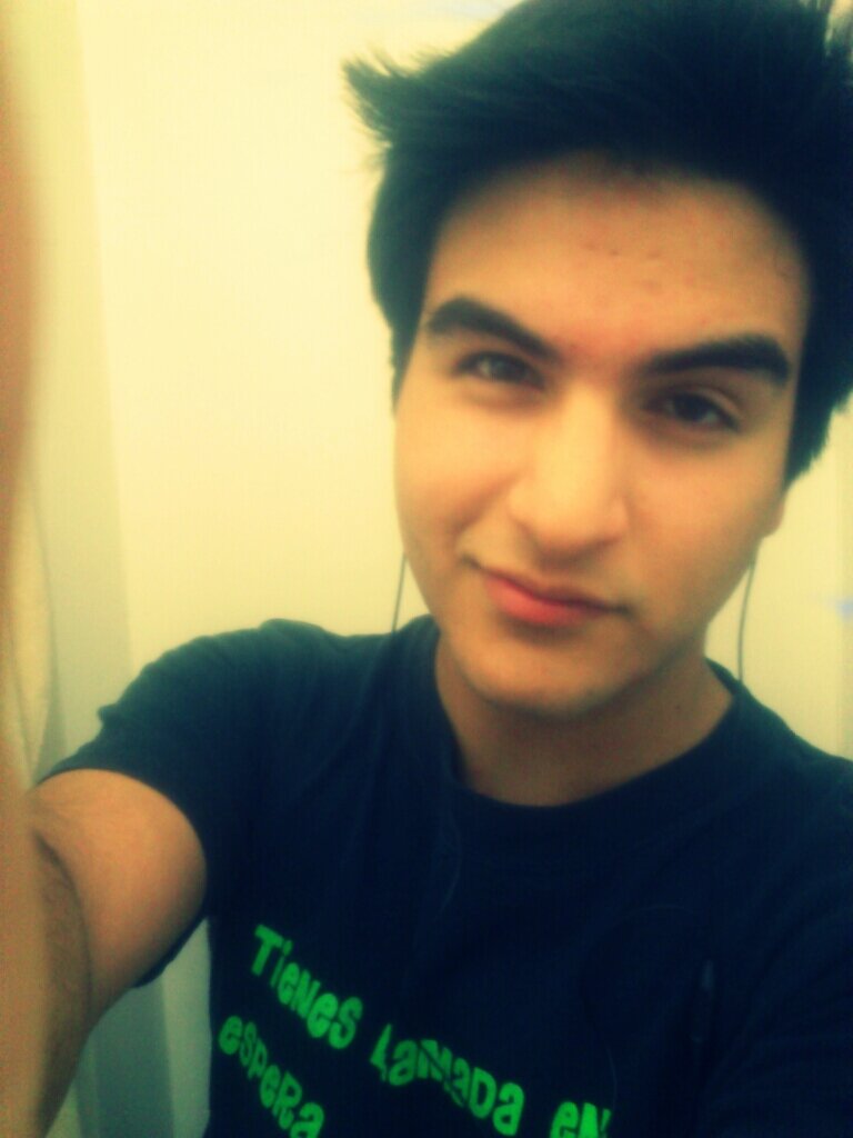 _aemc's profile picture. La vida es mucho mejor cuando la ves con todos sus colores.