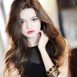 Katie Knight here I live at the palms wood with my mom.brother and our friends. Real name is Katherine but call me that or Nice or Sweet i will hurt you. Single