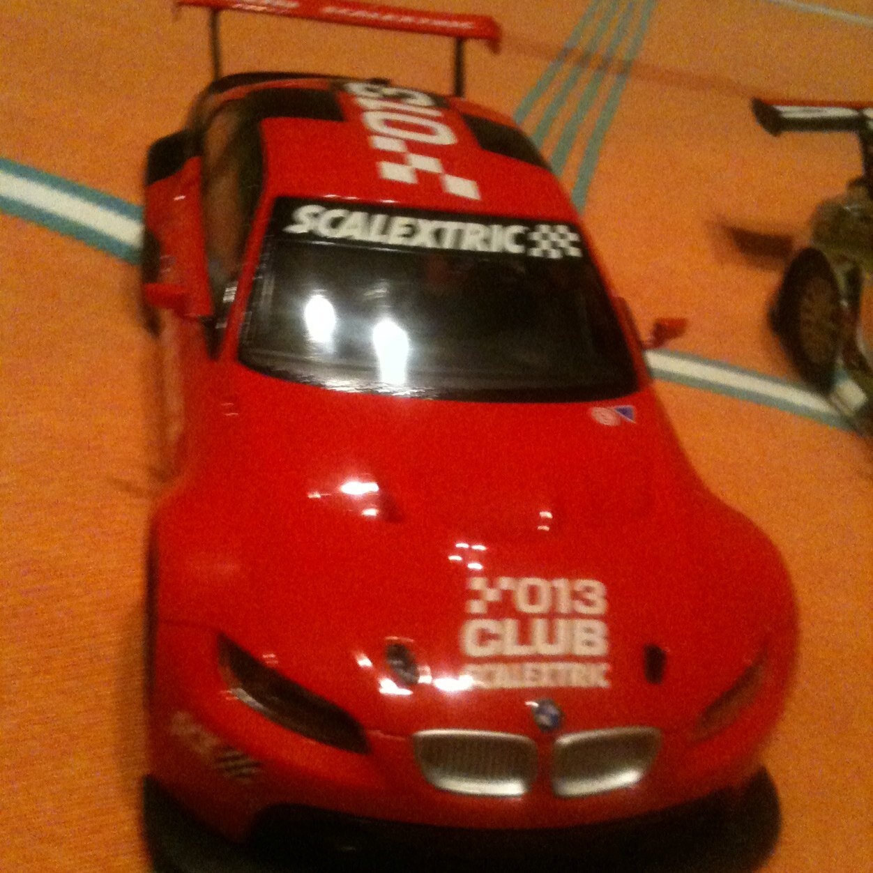 Ami me gusta el Scalextric desde que naci y me gustaria a prender poco a poco y montar todos los años mi Scalextric