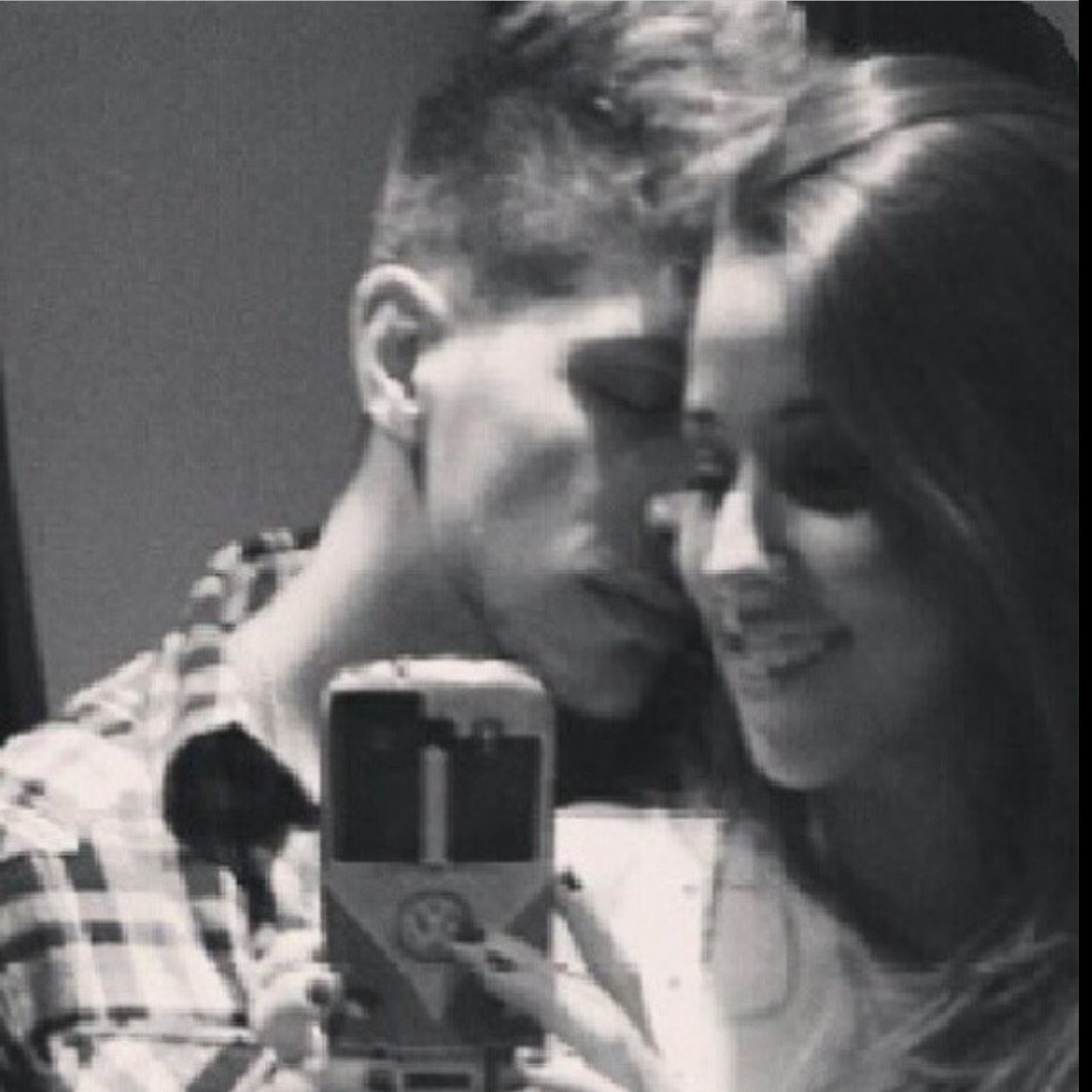 Fc no twitter agora te amo mais do que tudo na minha vida chris 
Insta: christianvillegasmylife