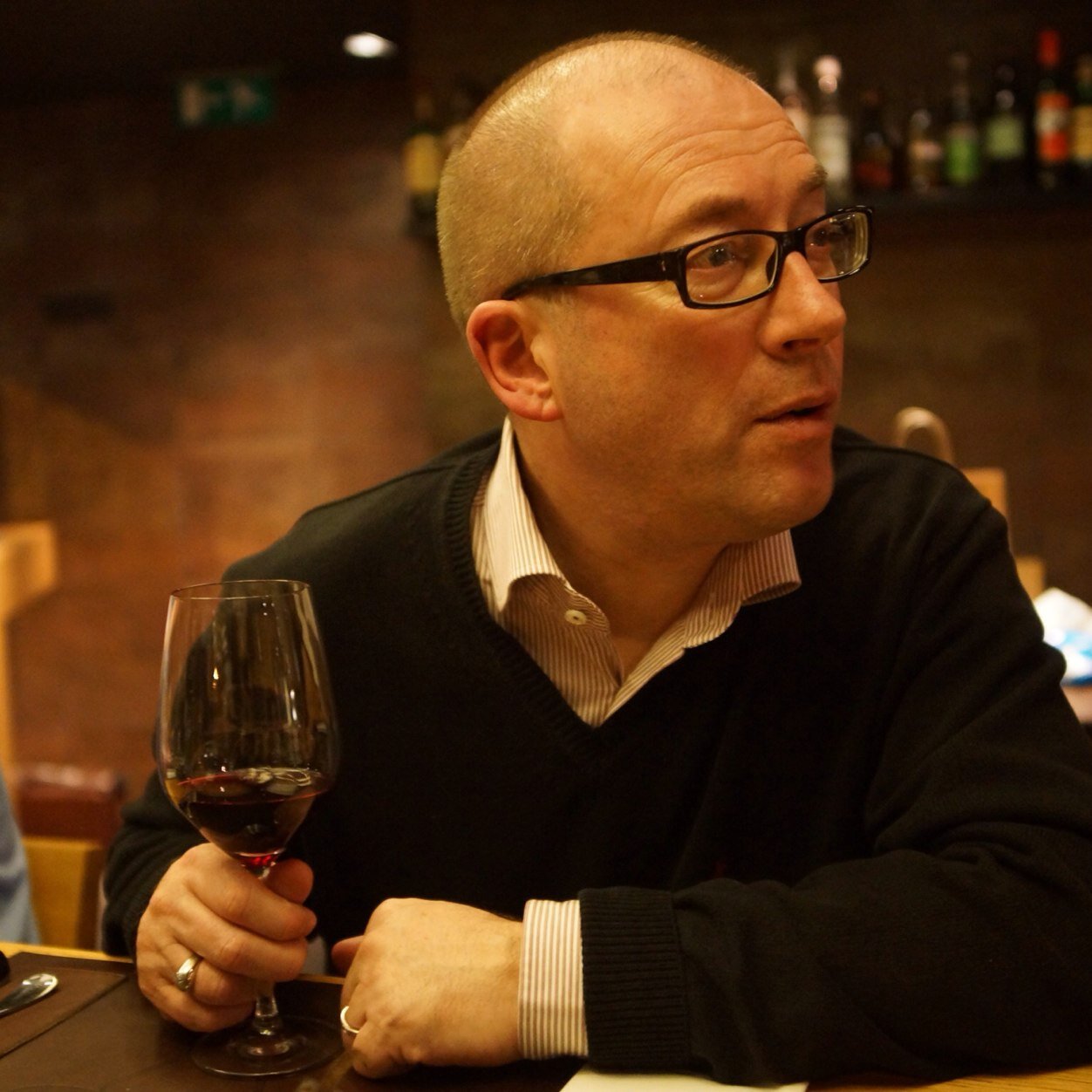 worldwide traveler with liquid love for exotic destinations; social communicator, empathic marketeer and advertising madman who loves lazy life & red red wines