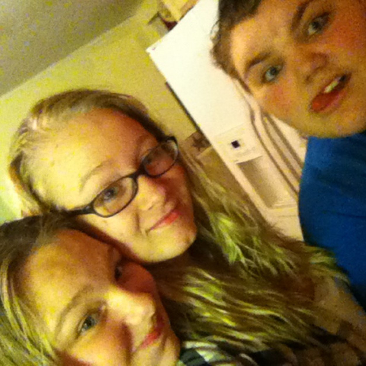 Hey whats up im meghan.. Add me or folow its whatever. 18 with a amazing man. I love you james likens ❤