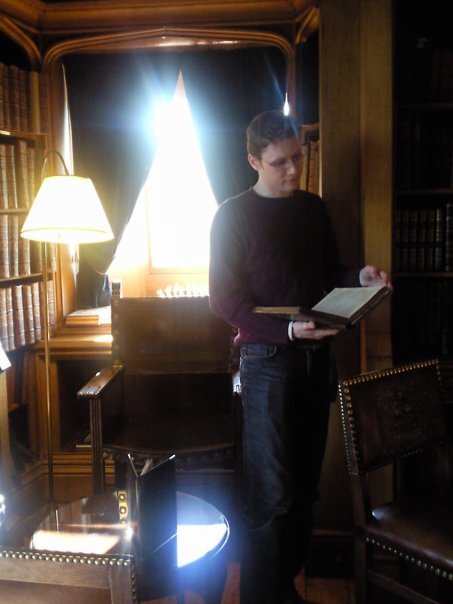 writer_rich's profile picture. Pithy and hilarious Bio update pending…