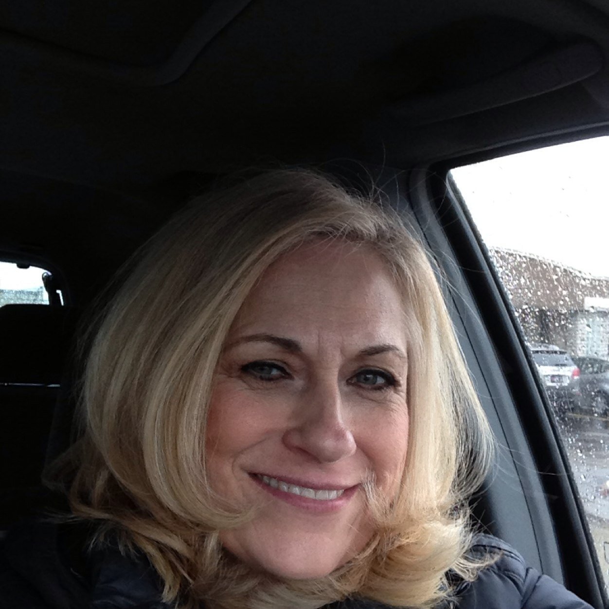 lynnthoughts's profile picture. 