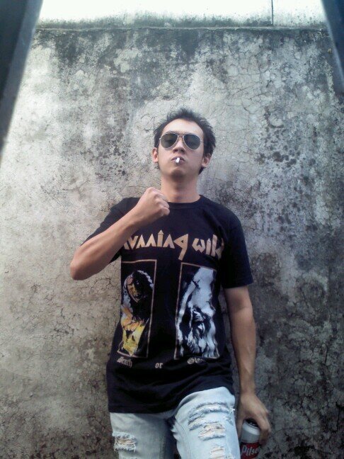 SteelManiac27's profile picture. Speed Metal Maniac, NWOBHM fan, alcoholic, Thrasher, Guitarrist, collector of tapes and vinyl records, fuck religion, fuck politicians & fuck society!