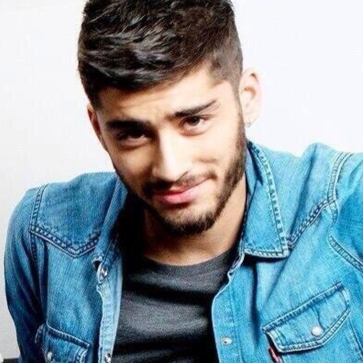 free follow, so please follow @zaynGirli