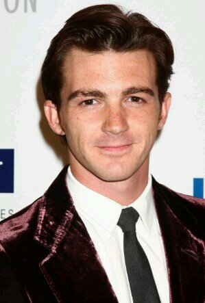 Age 17//Step-Bro: @IrishroseRP// #Singer//((RP/#Engaged to the beautiful and sexy @CrazySuferM 12-30-13. I love her))