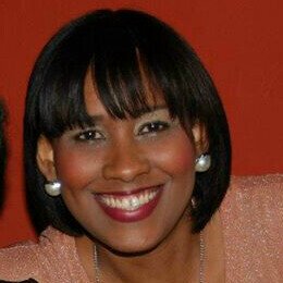 Sierva de Jesucristo, hija, esposa, Periodista de profesión, Asistente Junta Central Electoral. Agradecida de Dios siempre.
