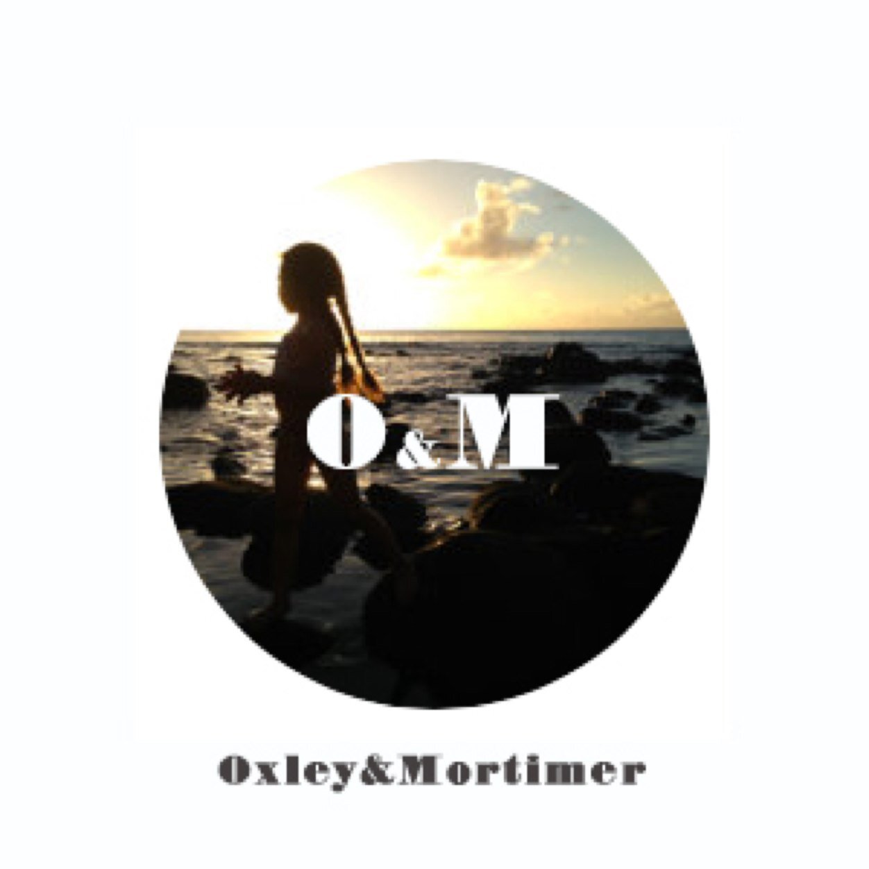 A Jewelry artist inspired by nature, beauty and the occasional odd thing. Find out what oxley and mortimer are up to at https://t.co/eTyBMg8coB