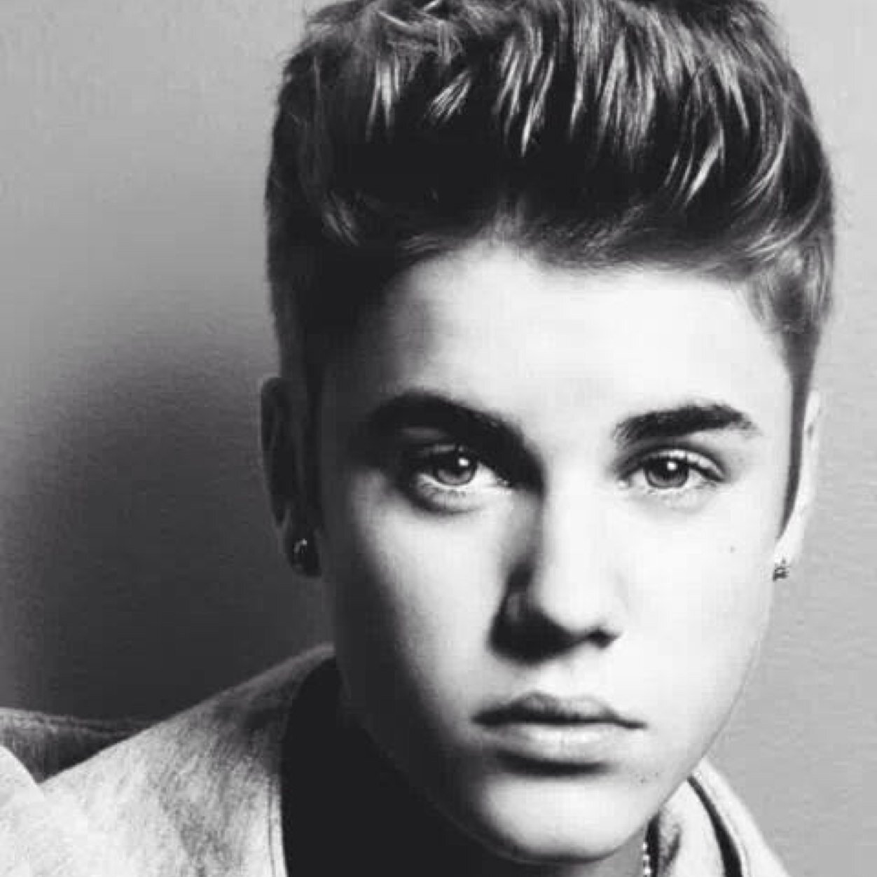 I'm a belieber, I love justin more than anything else❤️ He is my idol and i'll stay with him forever❤️