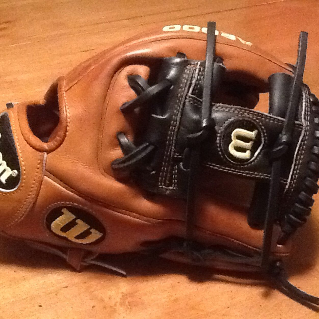 Custom baseball glove re-lacing - Add some color to your mitt!