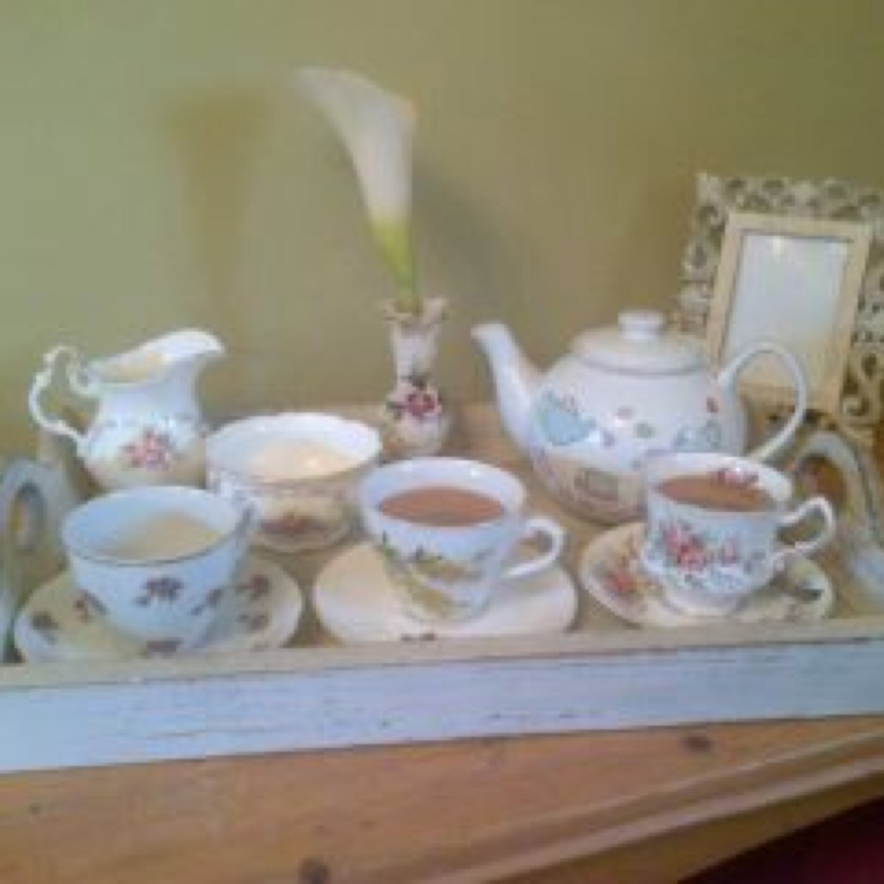 ForgottenTreasu's profile picture. mum and daughter that recycle/upcycle/craft/cook/grow !  own dogs/chickens and a vegetable garden so waste nothing #thrifty