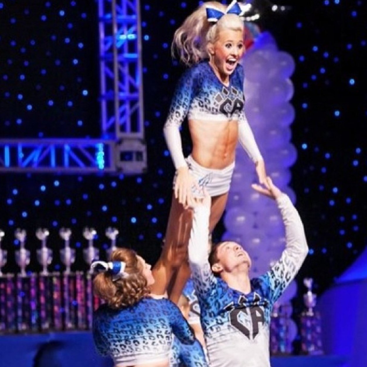 just another girl wanting to live her dream & be the best cheerleader she ever could be