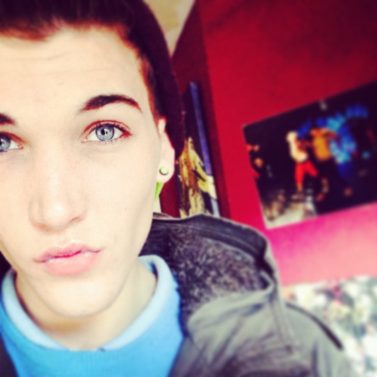 Follow me on instagram-jamesleedanton :) Yes i'm gay well done muhahah