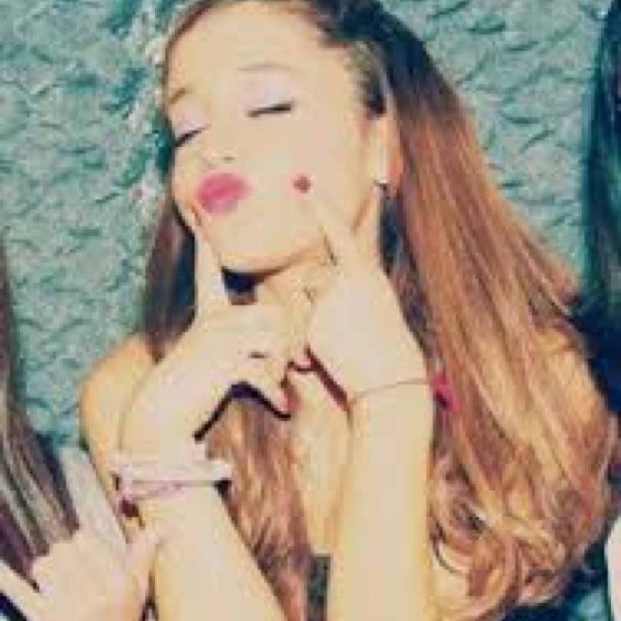 ♚Alexa♚ Vampire♚ Mystic Falls♚ 17 years young♚ ♚Roleplay♚ ♚Unclaimed♚ 5'3 ♚Singer♚ @PoisonousRebel is my twinneh ♚