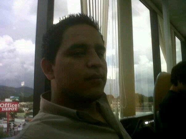 Solo  creo en Dios a mi manera, no creo en religiones unicamente Dios es el centro de mi vida.