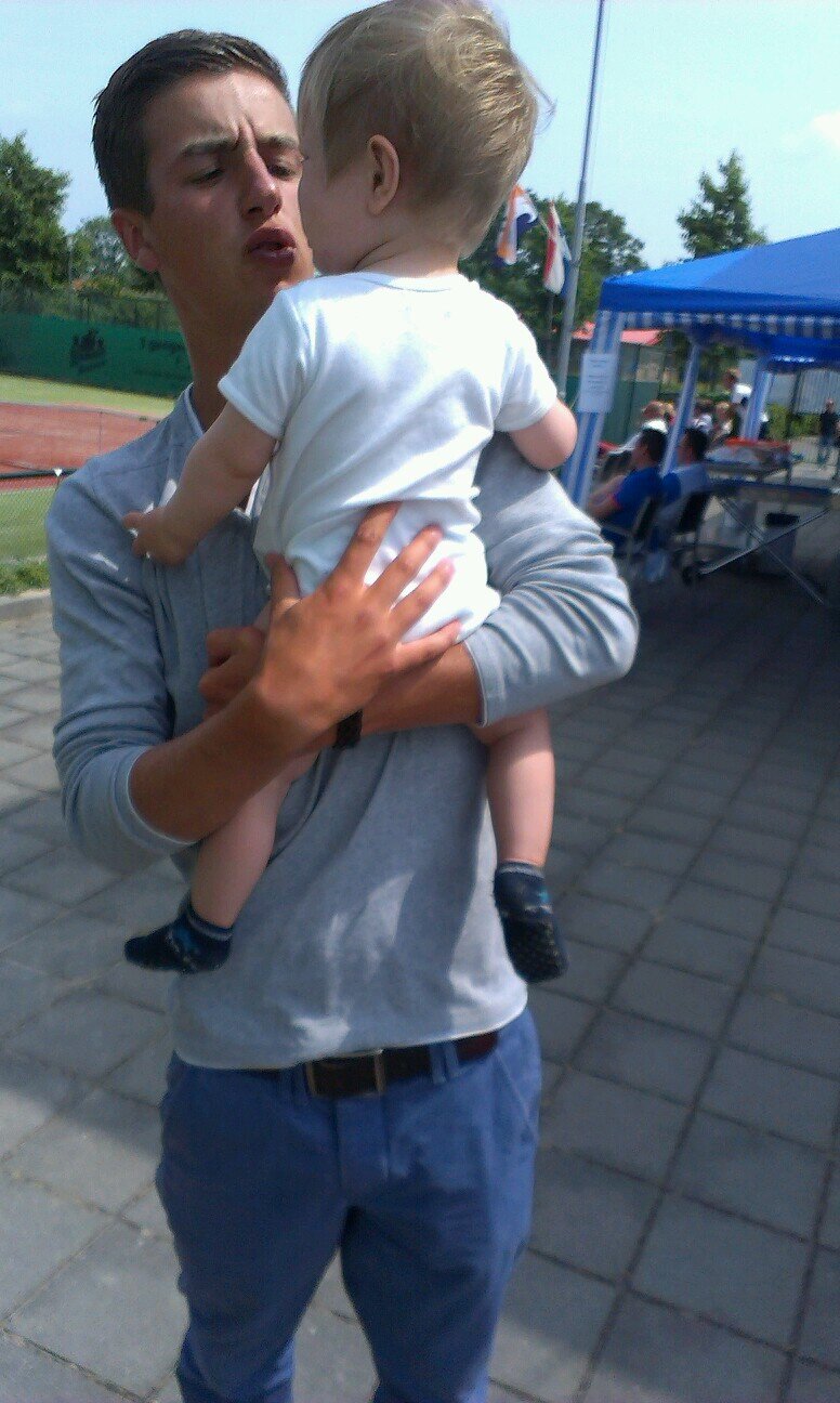 yousartz's profile picture. 