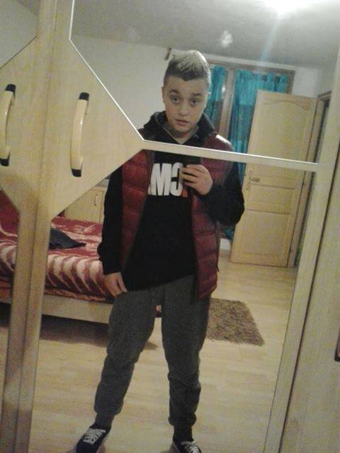 Adore le cinéma , Etre avec mes couz ! ... :3 ( I Follow Back ) !