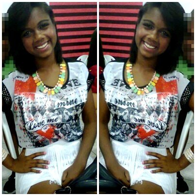 atriz,ganhadora do oscar lindona.. Peraí, é pra dizer o quem eu sou e não quem eu queria ser?! Xii.. Viajei então.. =S
