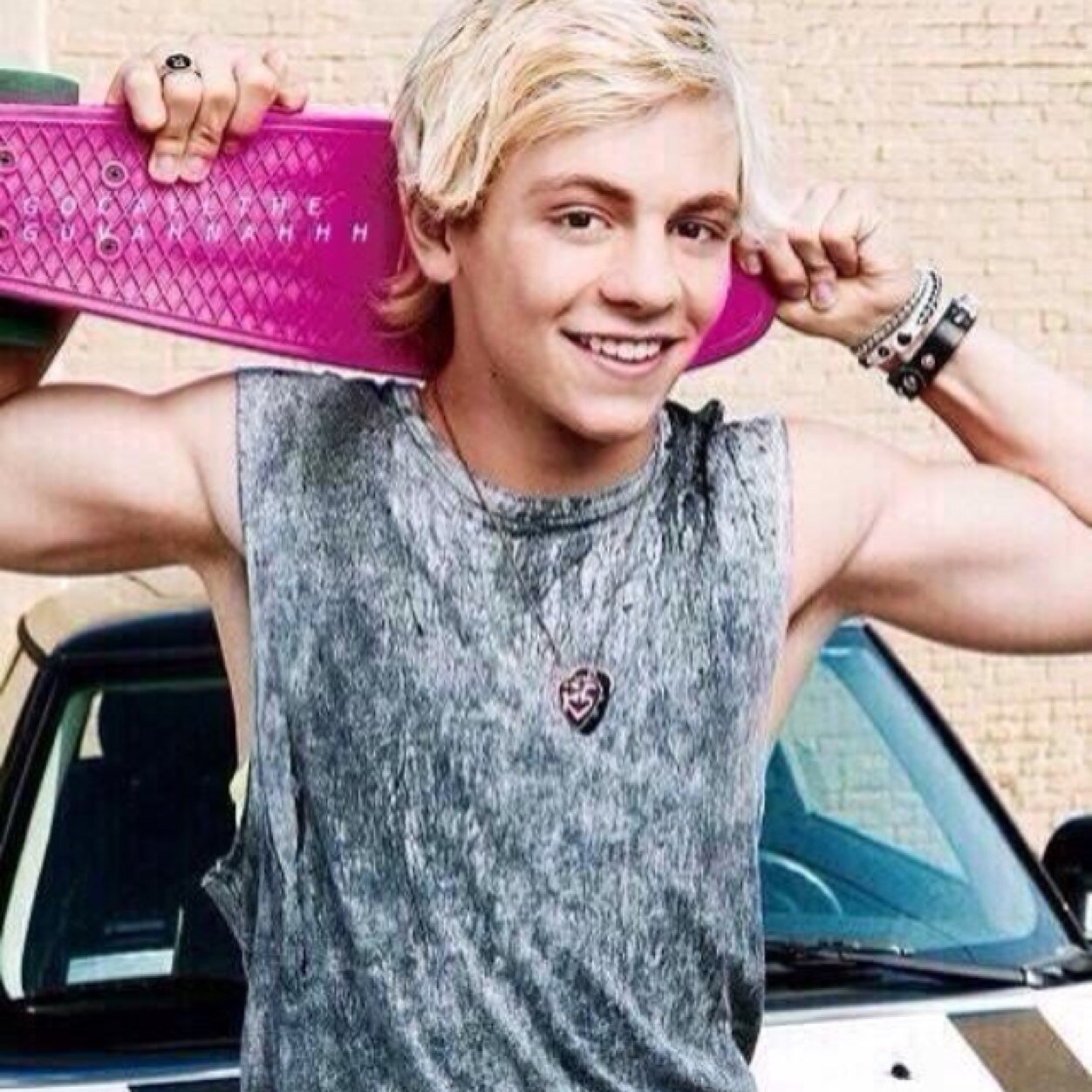 musicaustin11's profile picture. Hey i am austin moon my friends are dez trish and ally. Taken by the cutest and hottest girl @_LilRedKitty_  back off she is mine. I will hurt u if u hurt her