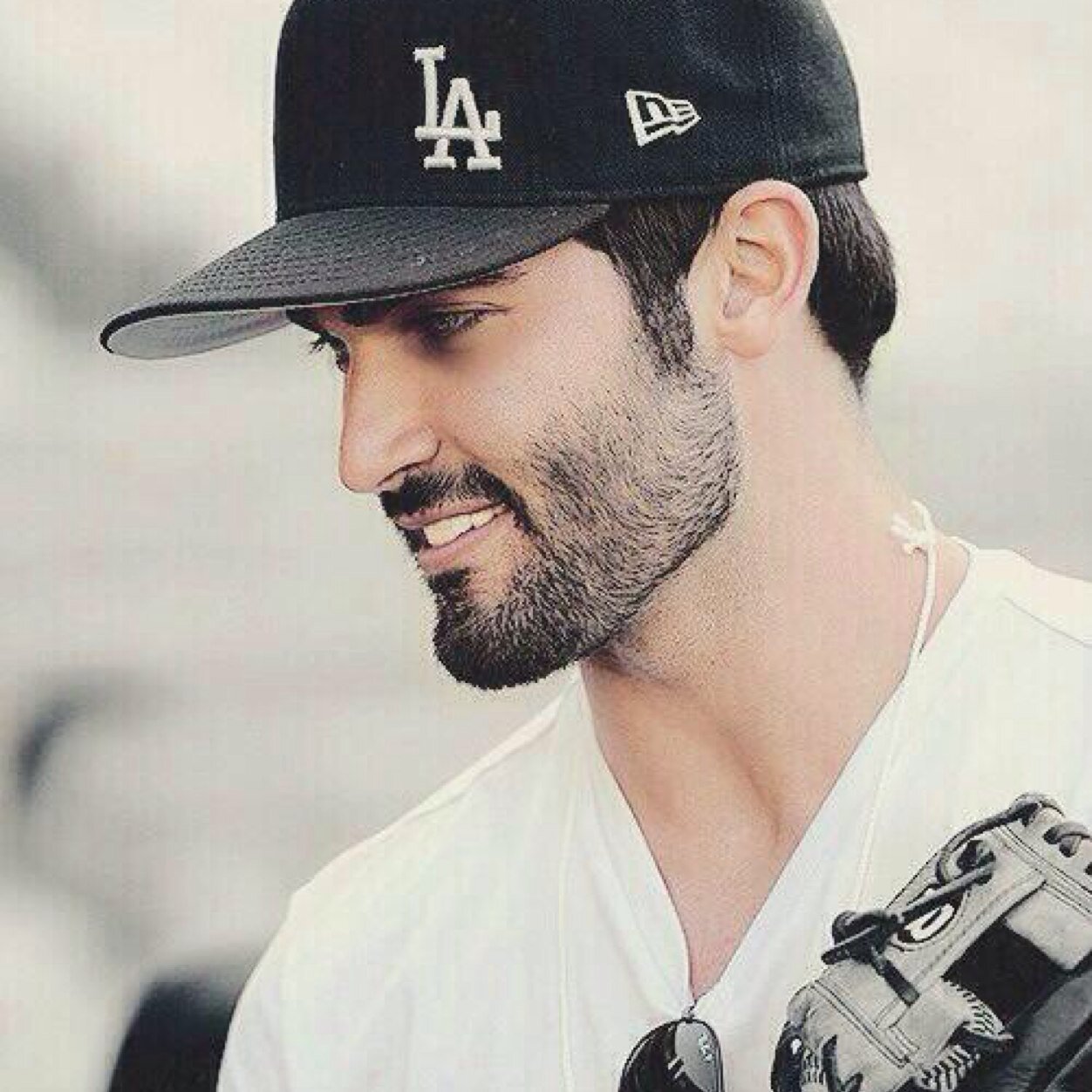 looking for love in all the wrong places |18+||rp||any ship|