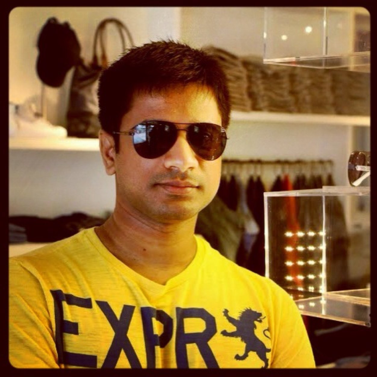 Software Programmer, Tennis crazy, Gadget Geek, Aviation Enthusiast, Audiophile, Creative Cinema Lover, Simple and Organized