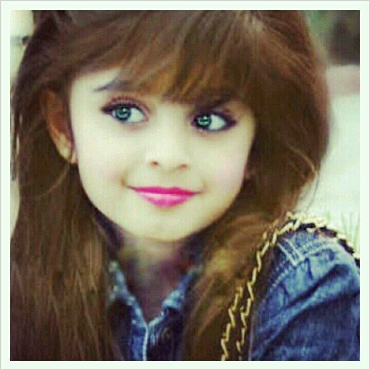 ﺃﻧﺎ فتاه ﻧﺼﻒ ﻭﺯﻧﻲ ﺷﻤﻮﺥ ﻭﺍﻟﻨﺼﻒ ﺍﻵ‌ﺧــﺮ ﻛﺒﺮﻳﺎﺀ ﻟﻢ ﺃﻛﻦ ﻟﻌُﺒﺔ ﺗﺘﺤﻜﻢ ﺑﻬﺎ ﺍﻷ‌ﻫﻮﺍﺀ ﻓﺄﻧﺎ ﻣﻦ ﻋﺮﻓﻨﻲ ﺯﺍﺩ ﺷﺮﻓﺎّ.... 