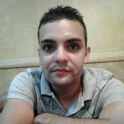 Formado em Gestão Empresarial Técnica. Sempre fui atraído pela internet e hoje trabalho com vendas de roupas importadas e com Internet Marketing!
