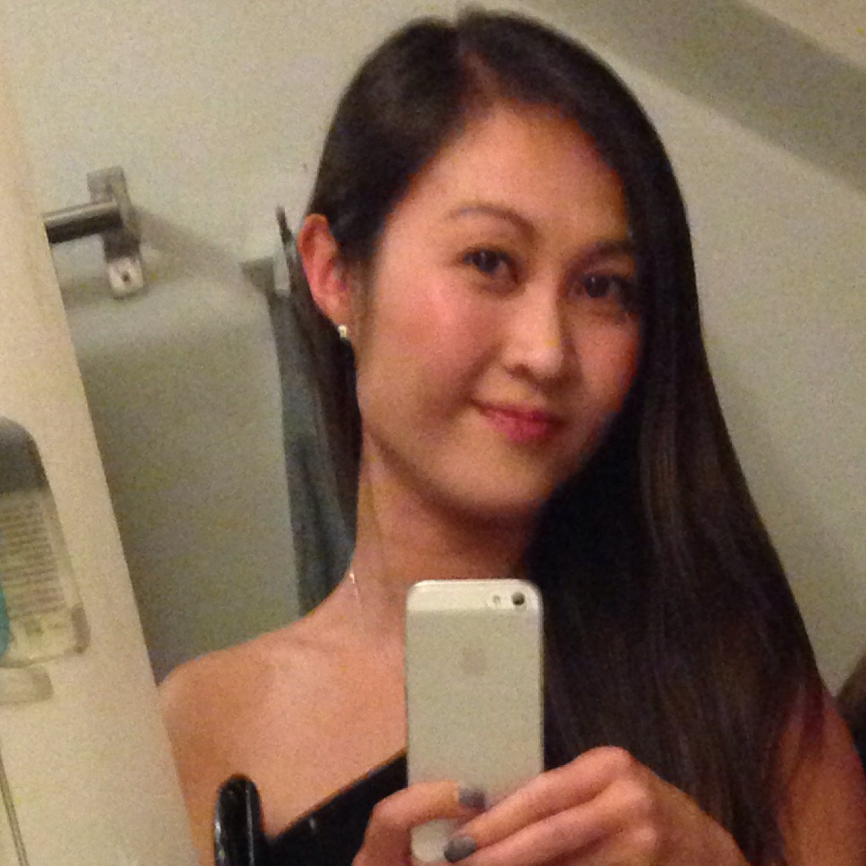 HelenCHChan's profile picture. Chances may come and chances may go, when it knocks on your door. Be there, do not ignore...