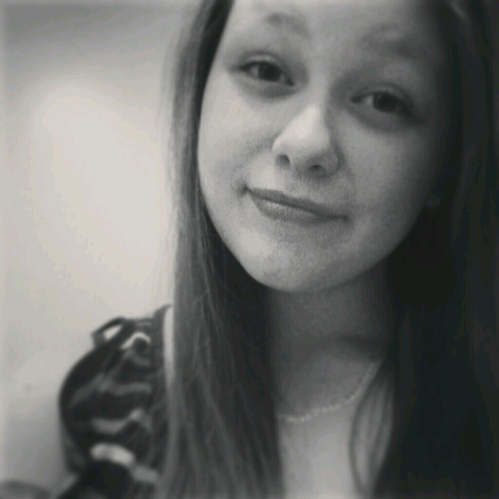 Hey! I'm Halie. I'm 16, I love video games and I adore the hell out of my horse, Talus. I will ALWAYS follow back and don't be scared to shoot me a tweet. :P