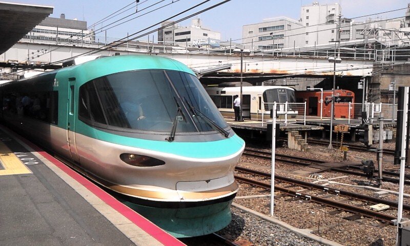 2013年５月に結成した鉄道好きのグループです。主に活動をツイートします。