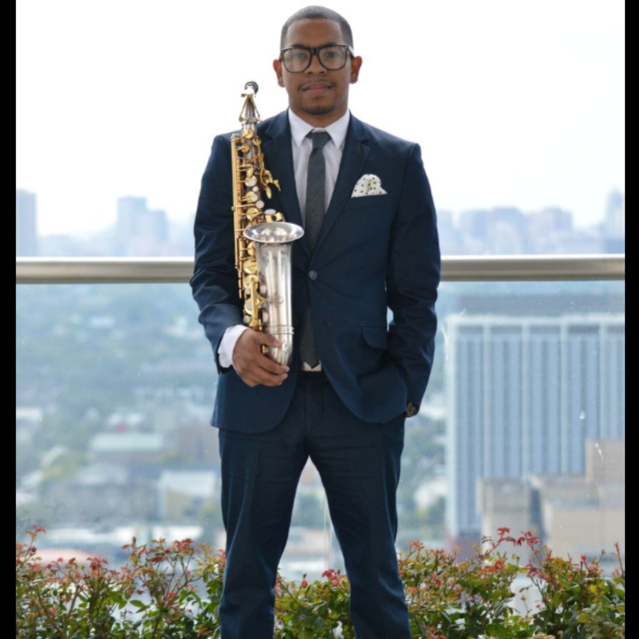 jazz saxophonist/ music manager/ studio musician Currently Touring https://https://t.co/63ZNO4GLBg